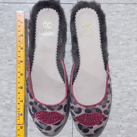Leopard Print Red Rhinestone Lips Faux Fur Mule by Iris ApfelSize 8M - Picture 9 of 16
